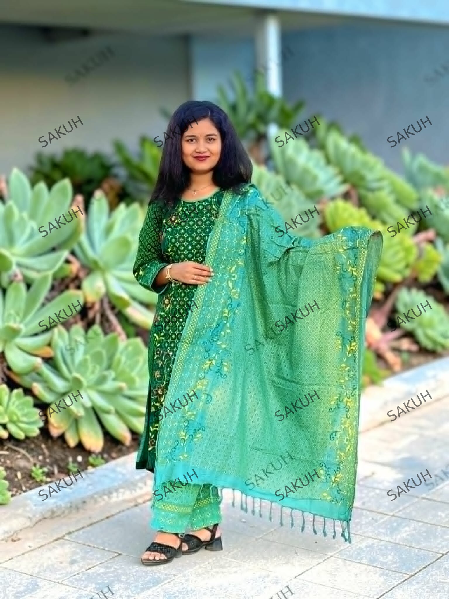 প্রিমিয়াম সবুজ প্রিন্টেড থ্রি-পিস সেট ফর উইমেন